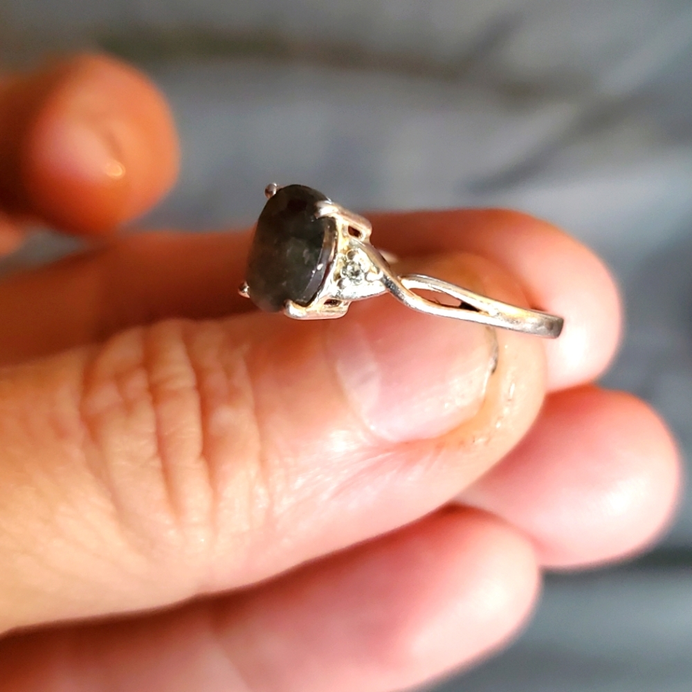 Ring - Picture 4 of 6
